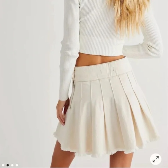 *brand new* Pleated mini skirt, FreePeople - Picture 4 of 7